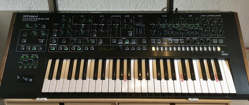 Synthesizer im Live-Einsatz - Roland System 8